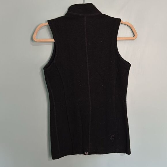 Women’s Ibex Wool Vest - Picture 7 of 9
